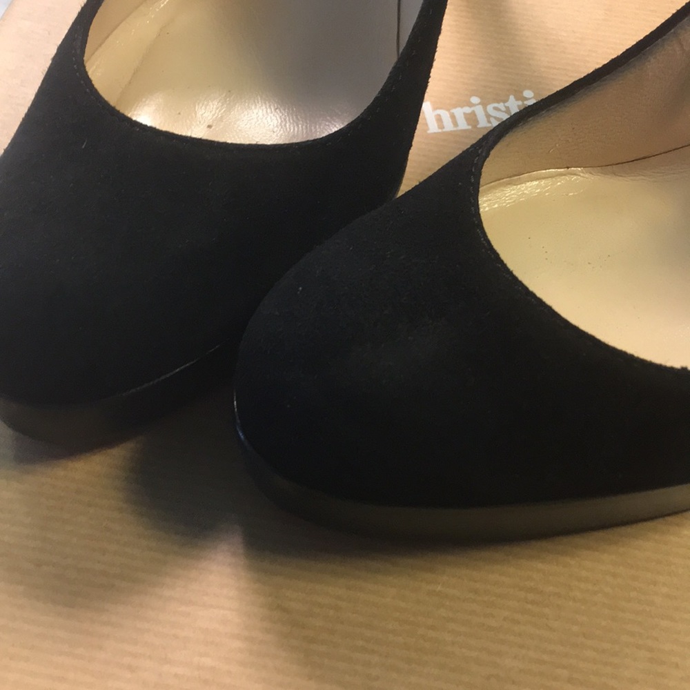 Louboutin - Picture 7 of 8